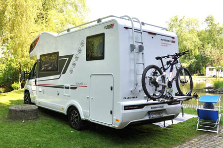 Najem avtodoma Adria Coral XL 600 DP PLUS