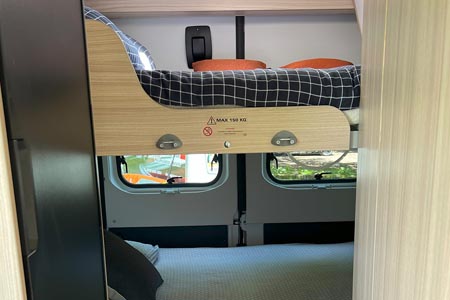 Najem avtodoma Adria V-Series V60 SPF Family/Pograd Avtomatski menjalnik